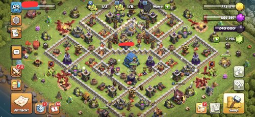 Screenshot_20251218_044100_Clash of Clans.jpg